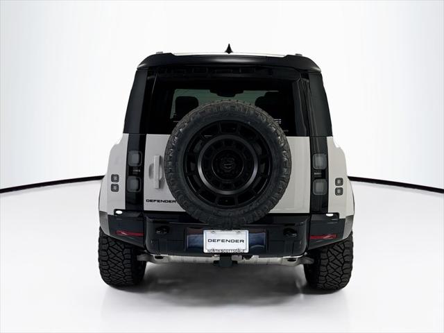 2026 Land Rover Defender P400 X-Dynamic SE