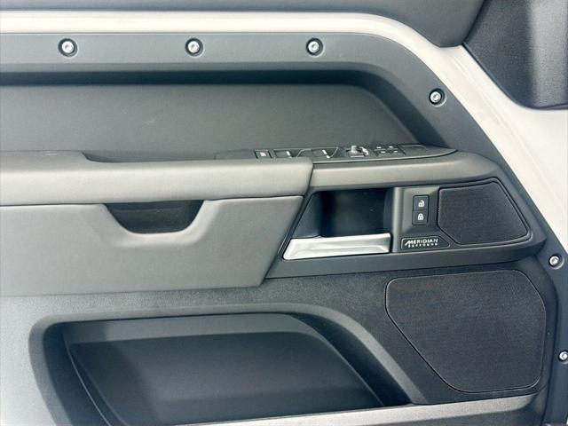 2026 Land Rover Defender P400 X-Dynamic SE