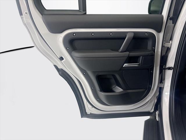 2026 Land Rover Defender P400 X-Dynamic SE