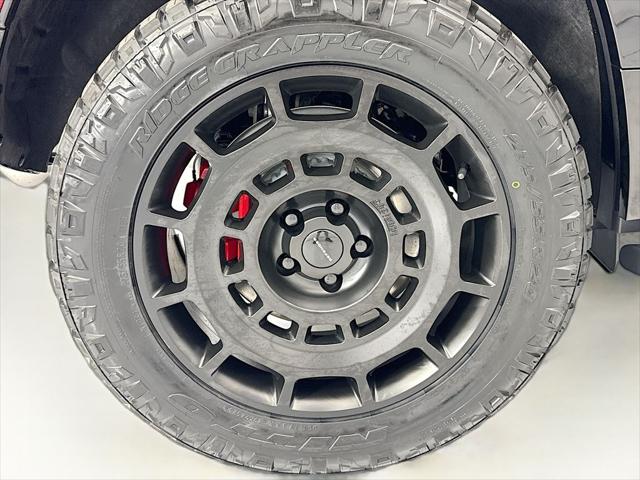 2026 Land Rover Defender P400 X-Dynamic SE