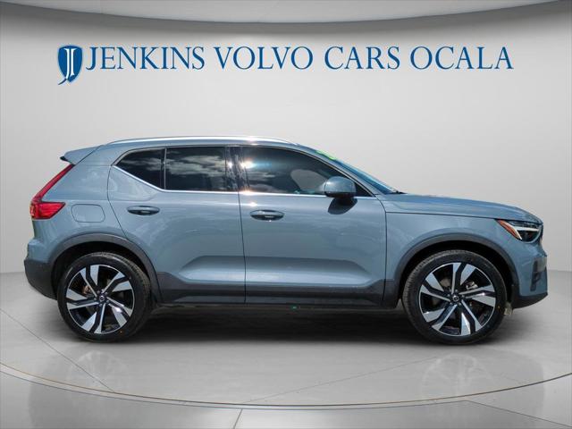 2023 Volvo XC40 B5 Plus Bright Theme