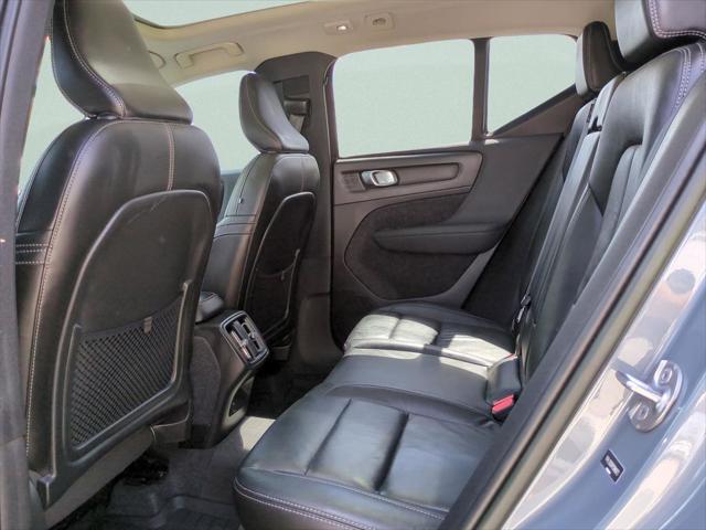 2023 Volvo XC40 B5 Plus Bright Theme