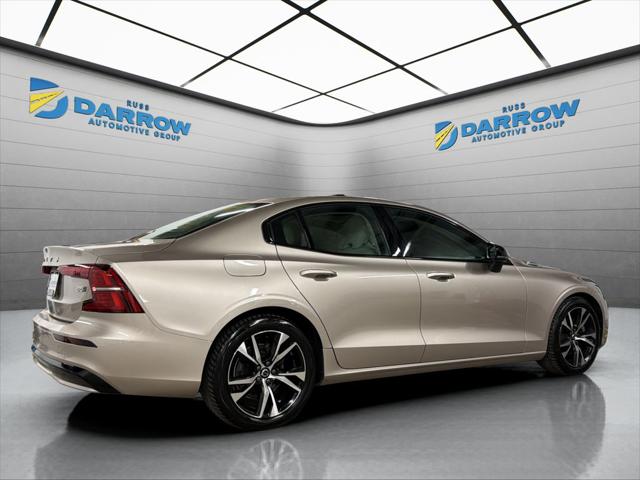 2023 Volvo S60 B5 Core Dark Theme