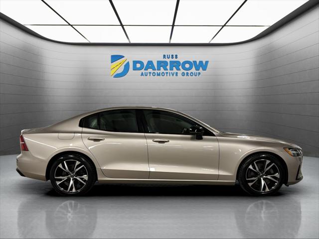 2023 Volvo S60 B5 Core Dark Theme
