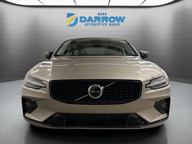 2023 Volvo S60 B5 Core Dark Theme