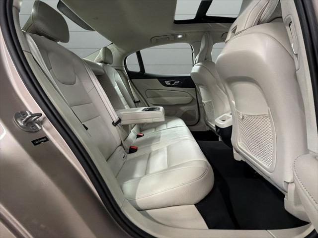 2023 Volvo S60 B5 Core Dark Theme