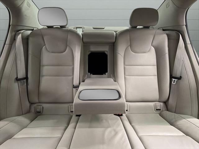 2023 Volvo S60 B5 Core Dark Theme