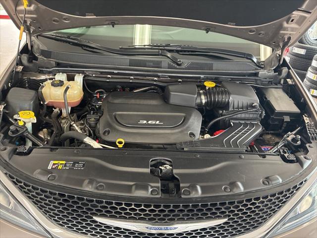 2017 Chrysler Pacifica Touring-L