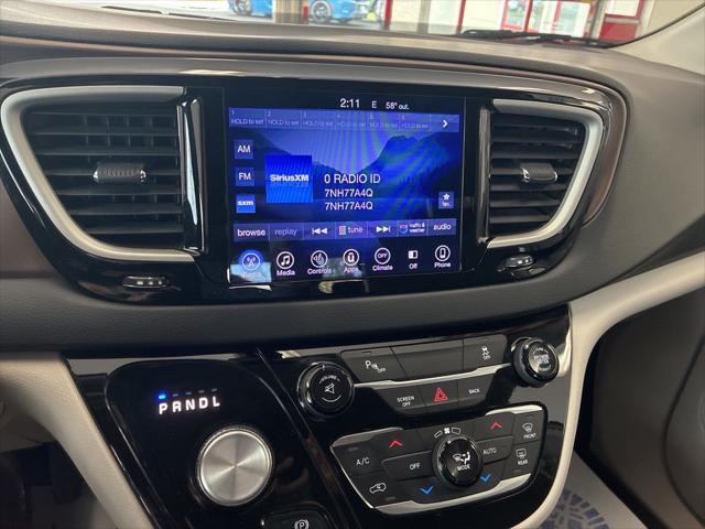 2017 Chrysler Pacifica Touring-L