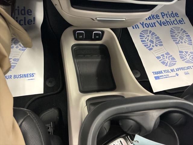 2017 Chrysler Pacifica Touring-L