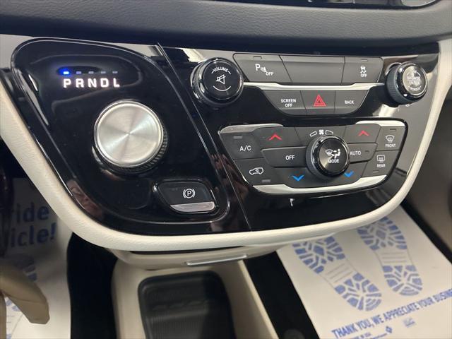 2017 Chrysler Pacifica Touring-L