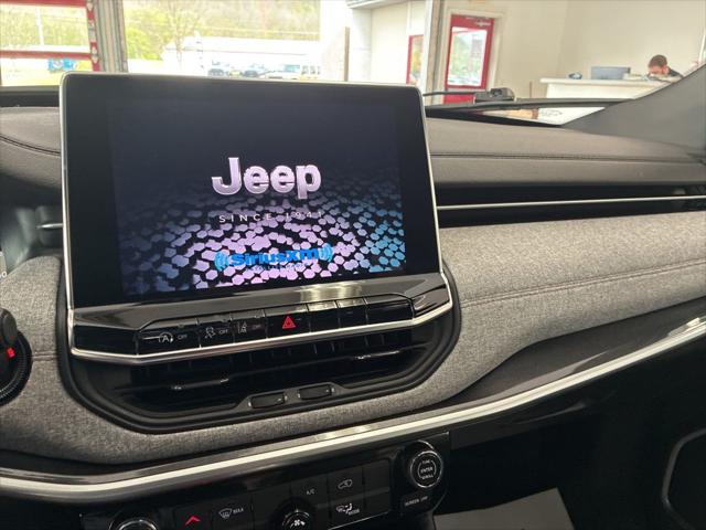 2024 Jeep Compass Latitude Lux FWD