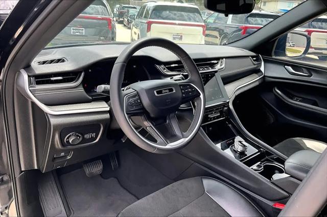2023 Jeep Grand Cherokee L Altitude 4x2