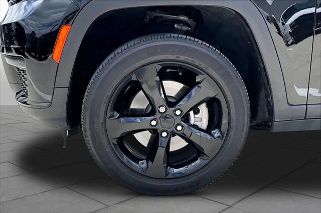 2023 Jeep Grand Cherokee L Altitude 4x2