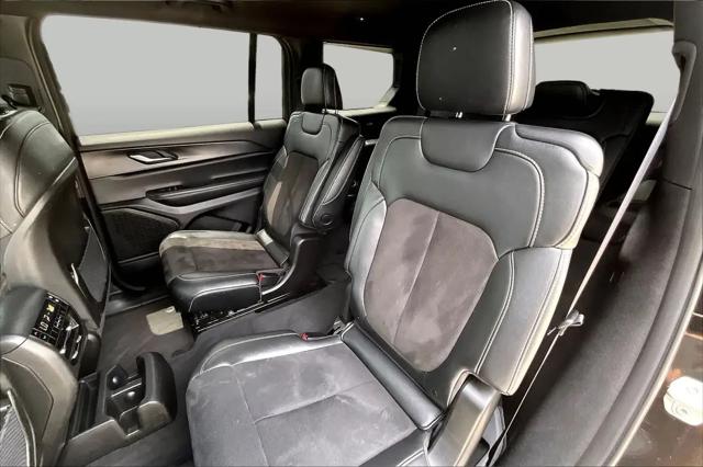 2023 Jeep Grand Cherokee L Altitude 4x2
