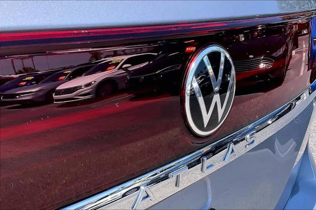 2024 Volkswagen Atlas 2.0T SE
