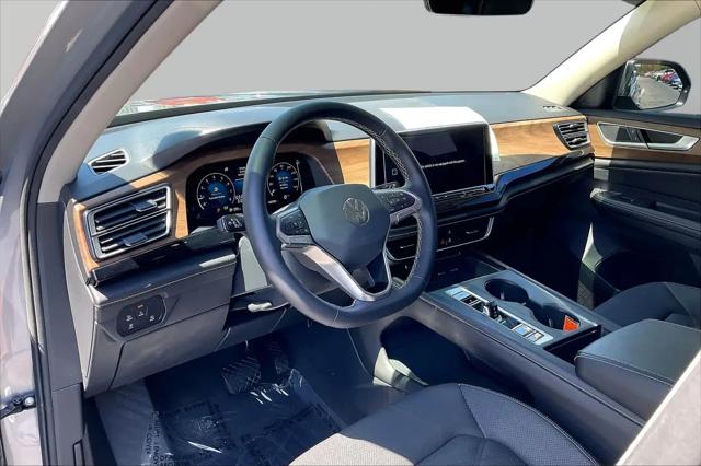 2024 Volkswagen Atlas 2.0T SE