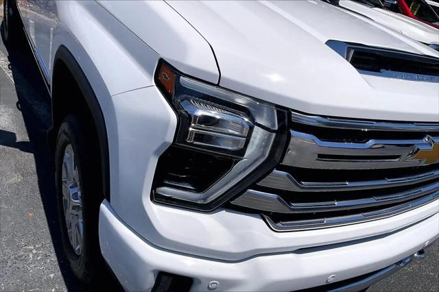 2025 Chevrolet Silverado 2500HD 4WD Crew Cab Standard Bed High Country