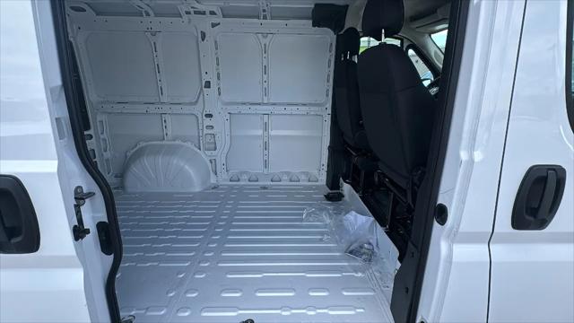 2026 Ram ProMaster Cargo Van Tradesman Low Roof 118" WB w/Pass Seat