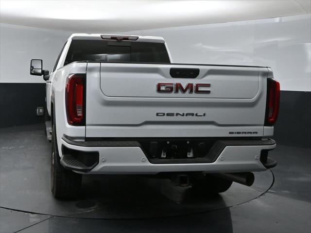 2020 GMC Sierra 2500HD 4WD Crew Cab Standard Bed Denali
