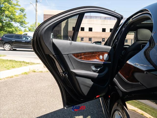 2018 Mercedes-Benz E-CLASS E 300 E 300