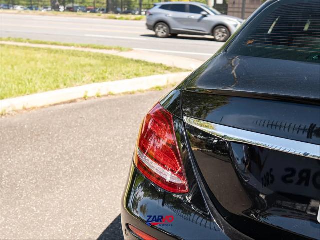 2018 Mercedes-Benz E-CLASS E 300 E 300