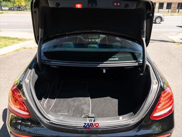 2018 Mercedes-Benz E-CLASS E 300 E 300