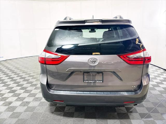 2020 Toyota Sienna LE