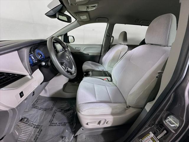 2020 Toyota Sienna LE
