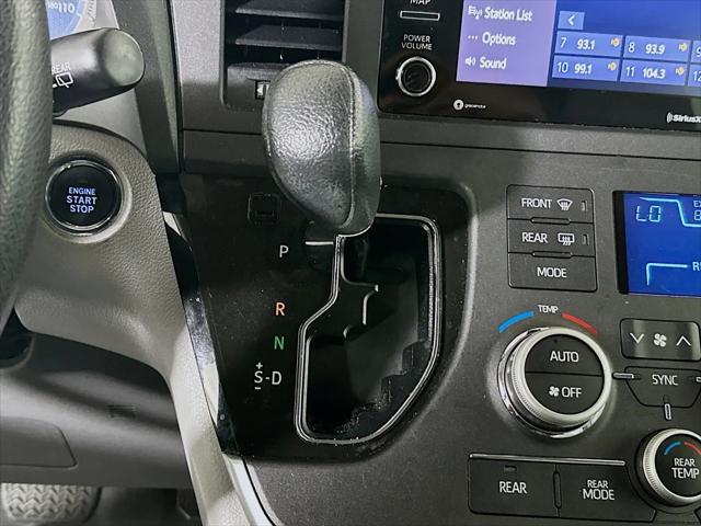 2020 Toyota Sienna LE