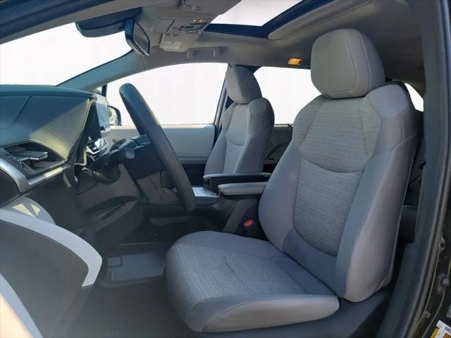2025 Toyota Sienna LE