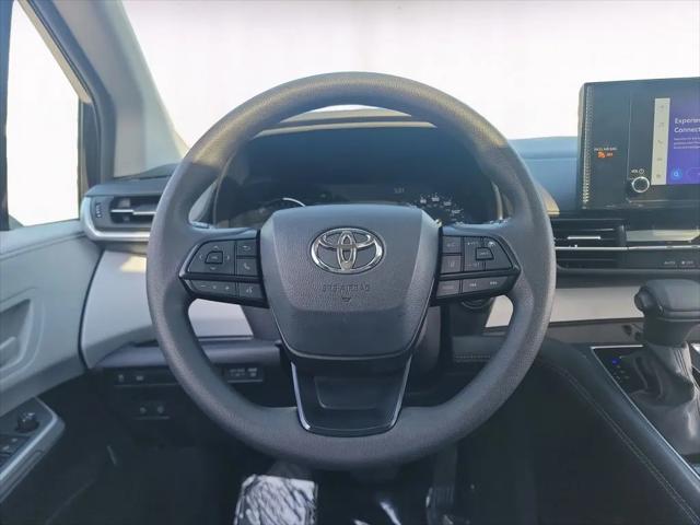 2025 Toyota Sienna LE