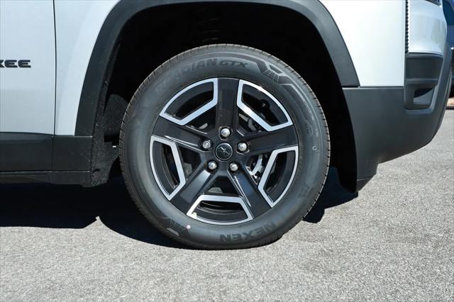 2026 Jeep Cherokee Laredo 4x4