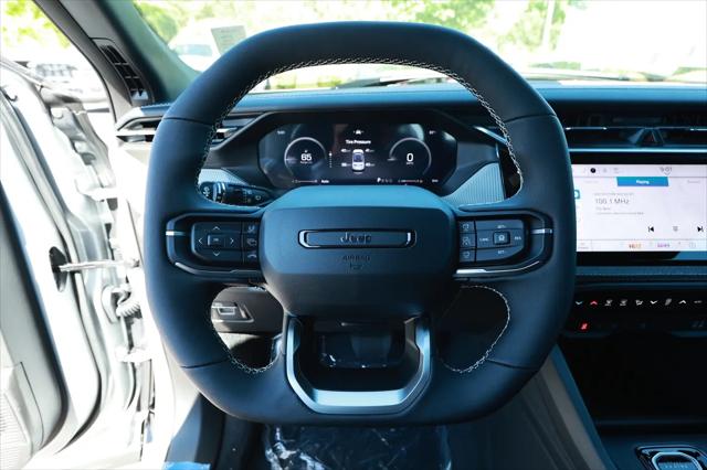 2026 Jeep Cherokee Laredo 4x4