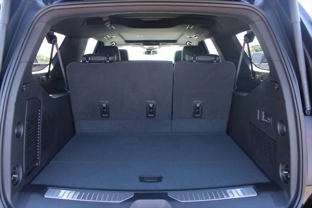 2026 Chevrolet Suburban RST, 4WD