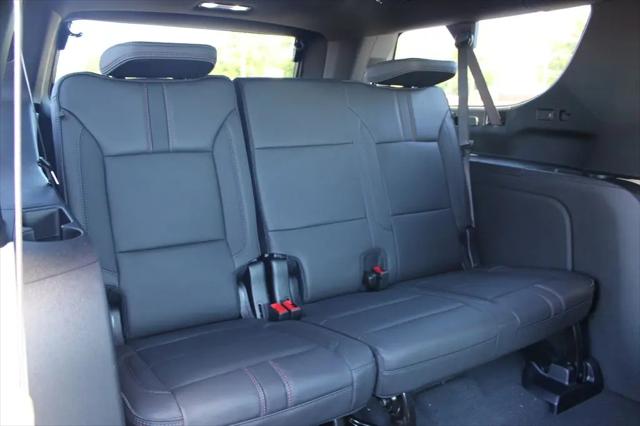 2026 Chevrolet Suburban RST, 4WD