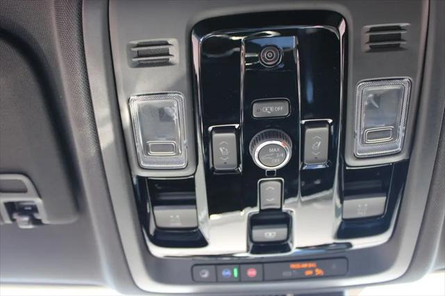 2026 Chevrolet Suburban RST, 4WD