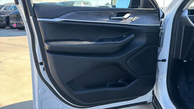 2023 Jeep Grand Cherokee L Limited 4x2