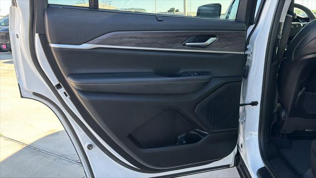 2023 Jeep Grand Cherokee L Limited 4x2
