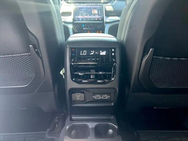 2023 Jeep Grand Cherokee L Overland 4x4