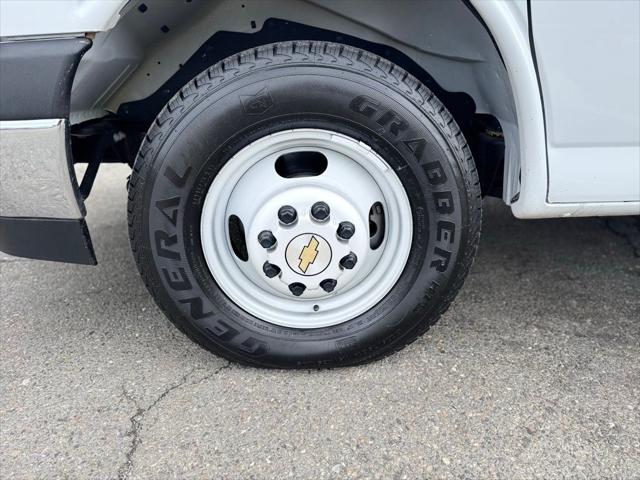 2022 Chevrolet Express Cutaway Work Van