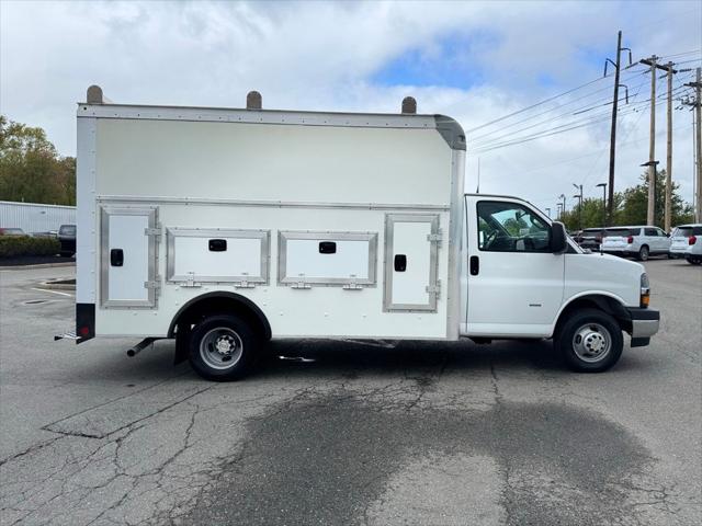 2022 Chevrolet Express Cutaway Work Van