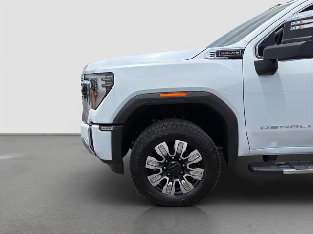 2026 GMC Sierra 2500HD Crew Cab, Standard Bed, Denali, 4WD