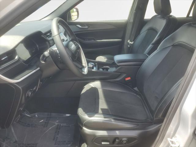 2025 Jeep Grand Cherokee Altitude 4x4