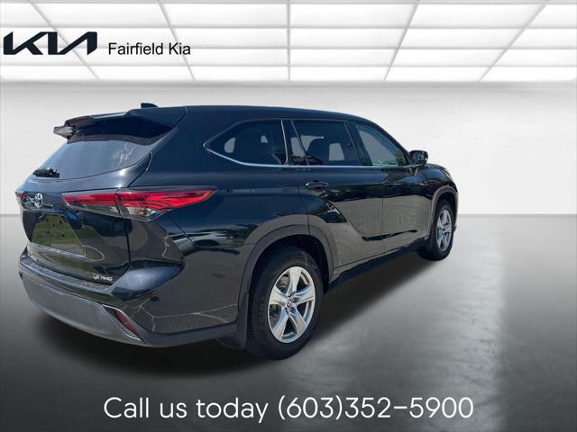 2022 Toyota Highlander LE