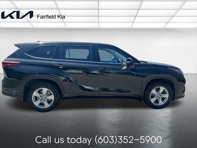 2022 Toyota Highlander LE
