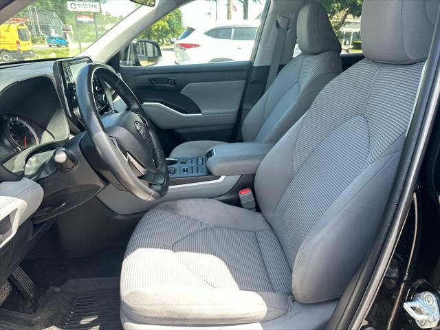2022 Toyota Highlander LE