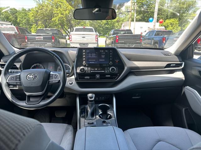 2022 Toyota Highlander LE