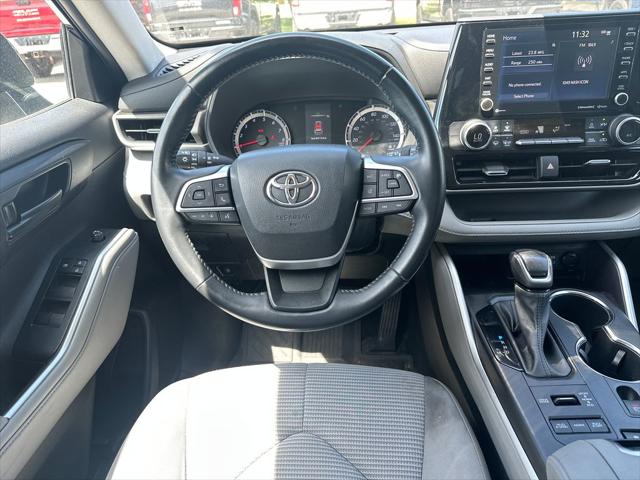 2022 Toyota Highlander LE