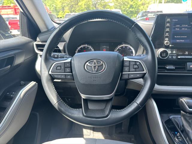 2022 Toyota Highlander LE